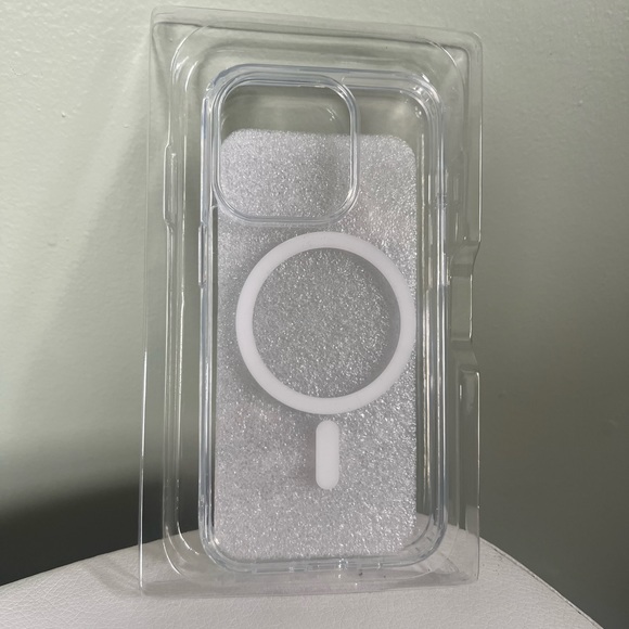 iPhone 14 Pro Case Clear Compatible with MagSafe - Picture 6 of 9
